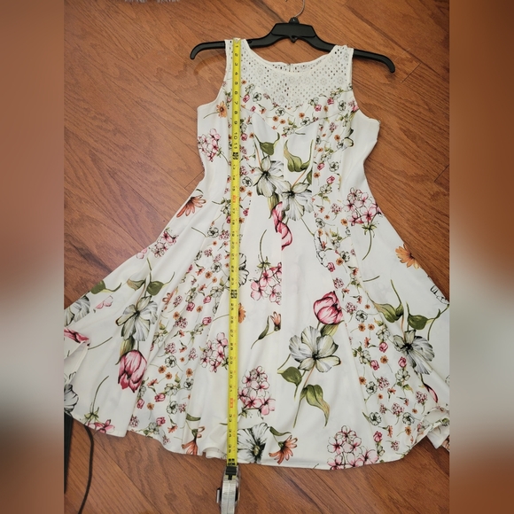 Julian Taylor Cream Floral Dress - Size 8 (Excellent Condition) - Picture 12 of 12